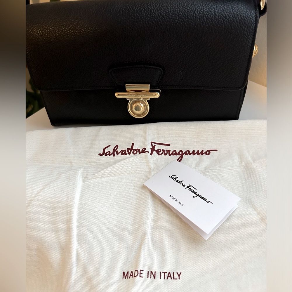 Salvatore Ferragamo Glam Flap Shoulder Bag Leather Small Black